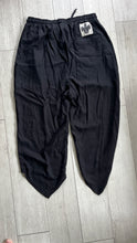 Load image into Gallery viewer, Bio Linen Life Pant . Black Lava